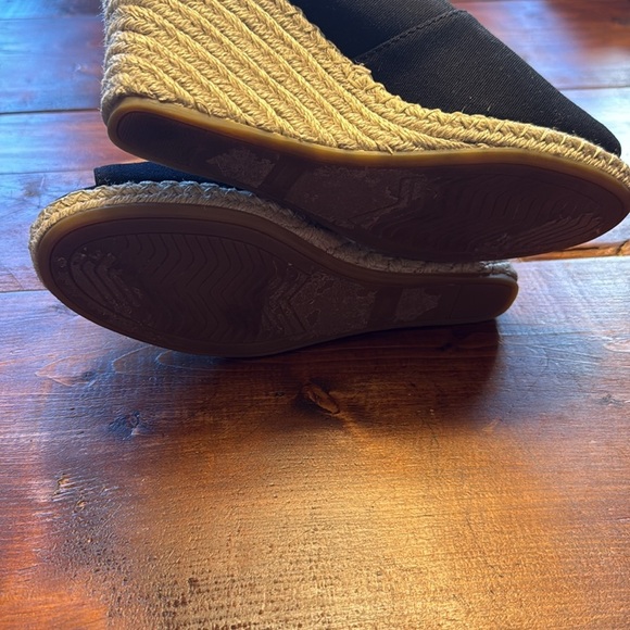 Toms Michelle Espadrille Wedge Sandal black.
Only Linen Open Toe SZ 7.5 - Picture 6 of 6